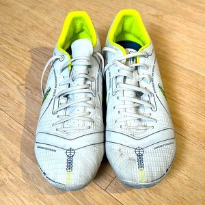 Nike Mercurial Vapor 14 Soccer Cleats Men’s size 8